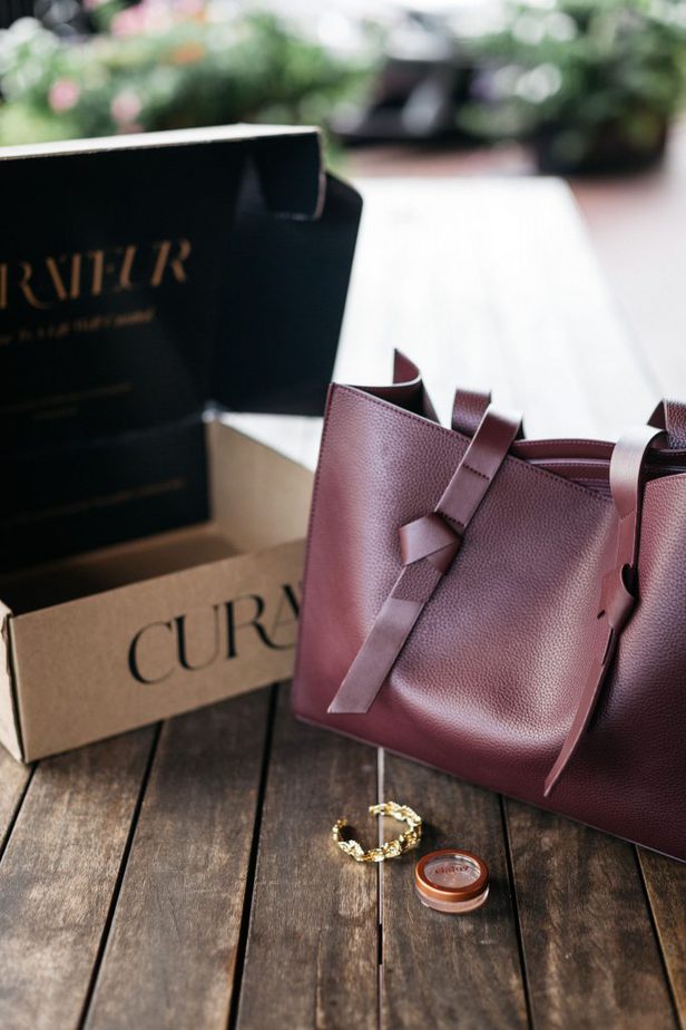 CURATEUR WELCOME BOX items 