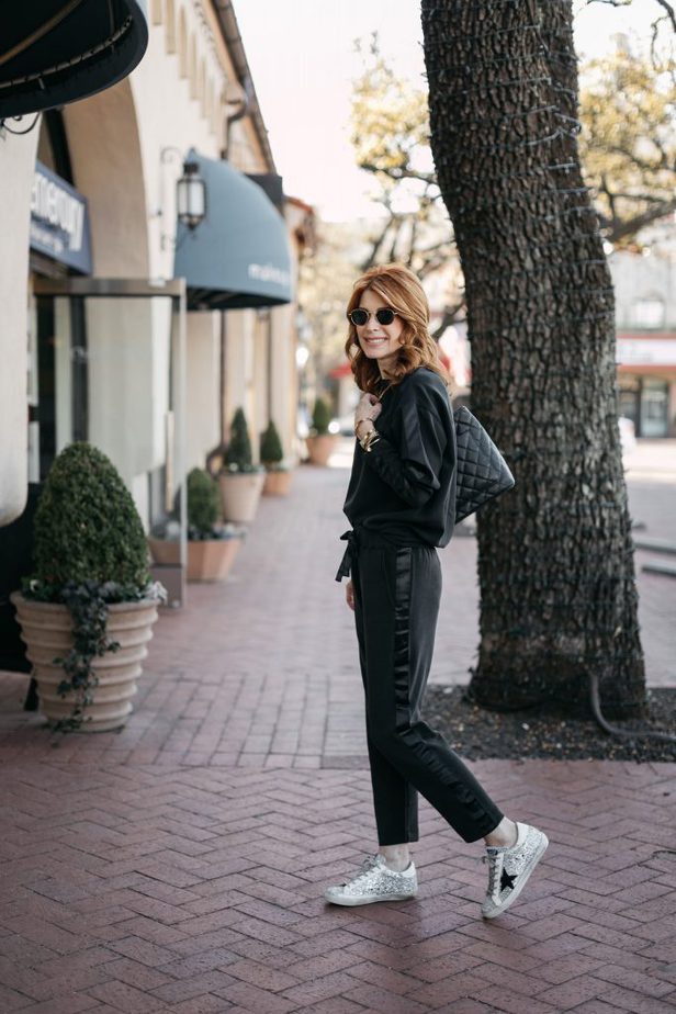 woman walking and wearing COMFORTABLE AND CHIC MATCHING SET