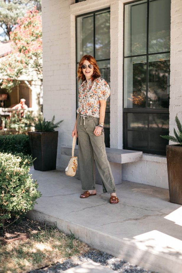 woman in floral puff sleeve top and her favorite summer pants
