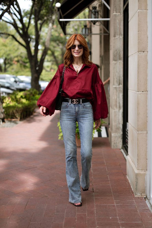 Dallas fashion blogger over 50 wearing on of the Best tops for Women Over 50.