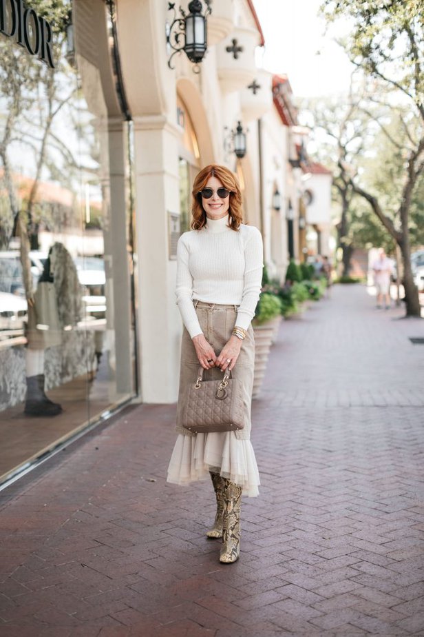 Dallas fashion blogger over 50 showing how to wear a tulle skirt