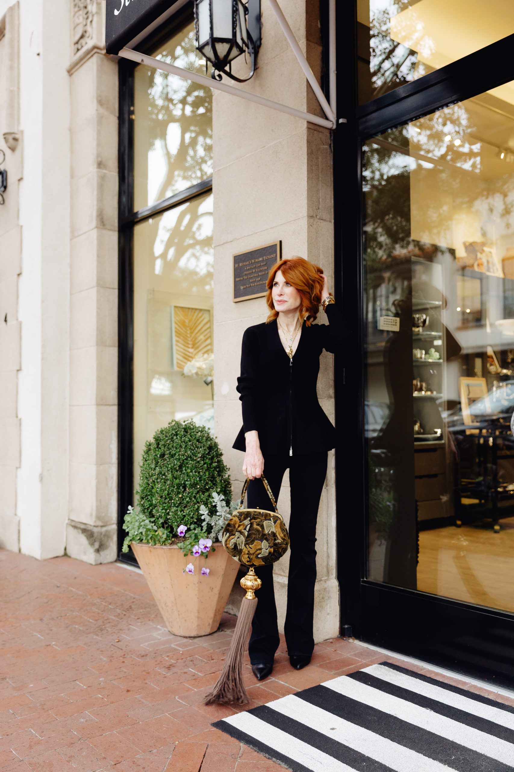 HOW TO WEAR BLACK IN SPRING: EASY CHIC TRANSITIONAL OUTFITS FOR WOMEN OVER 50